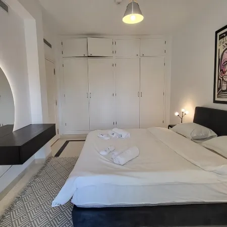 The Perfect Flat Sea Side Central Luxurious