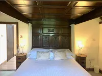 The Estate - 11 Bed - Sleeps 22 - Private Garden