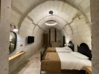 Evanthia Cave Suites Hotels in Sivritas Mahallesi