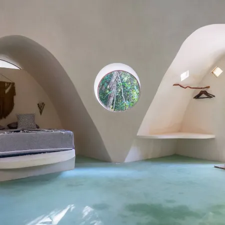 Room in Lodge - Unique Jungle Dome 2 Queen Beds