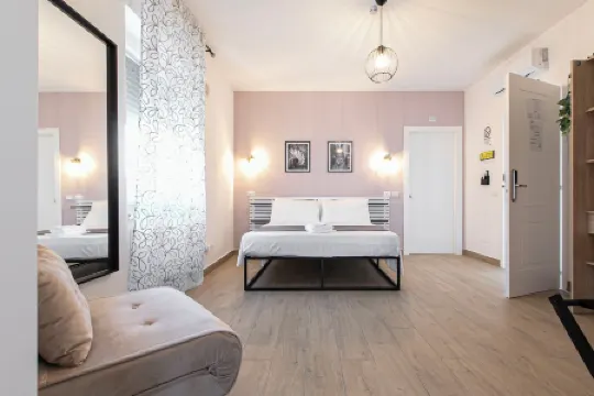 DOMINA Guest House - Luxory Room Отели рядом с Аэропорт Фьюмичино