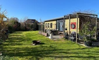 Beautiful Bungalow with Spacious Garden