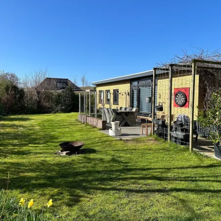 Beautiful Bungalow with Spacious Garden