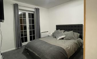 Cosy Cardiff Apartment near City Centre
