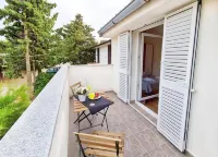 Holiday House Dora