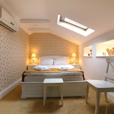 Hotel les Jardins Carol Отели рядом с достопримечательностью «Парк Тинеретулуи»