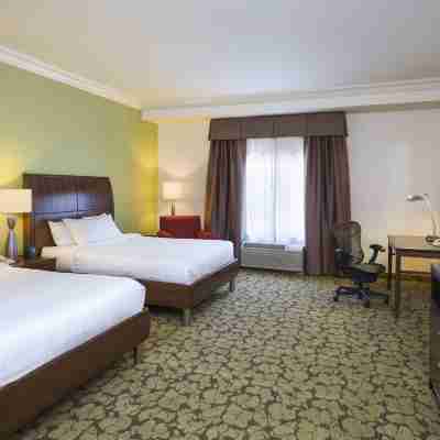 Hilton Garden Inn Edison/Raritan Center Rooms