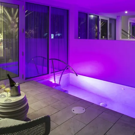 H2O Suites- Adults Only