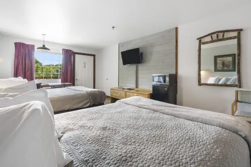 White Wing Lodge Hotels in Sunset Cove Township