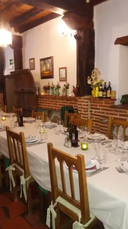 Hotel Rural Restaurante la Posada de Los Vientos Отели в г. Pedraza