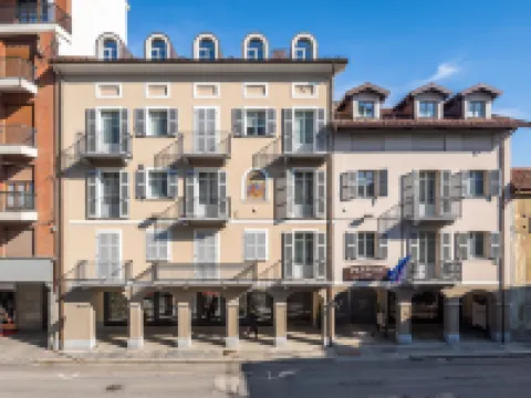 珀坡因酒店 薩盧佐酒店