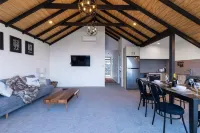 Modern, Plush & Picturesque - Brand New Townhouse Hotels in Closeburn