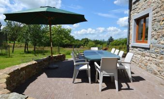 Forest-Edge Stay, Burtonville