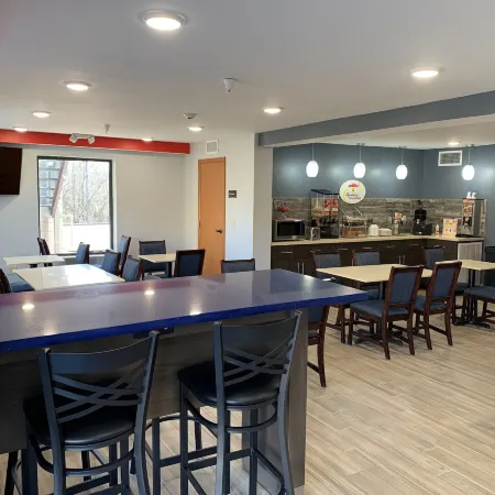 Super 8 by Wyndham Cookeville