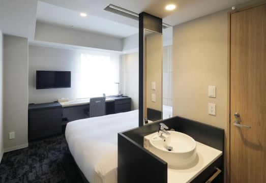 2. JR 인 삿포로..