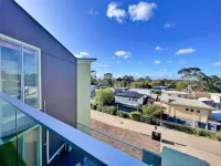 Phillip Island Towers