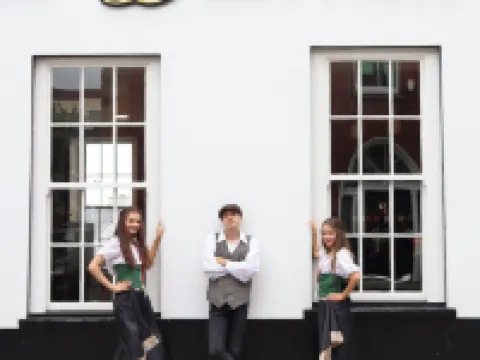 デンヴィアーズ オブ ダウンパトリック ダウンパトリックのホテル