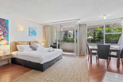 Hi Ho Beach Apartments on Broadbeach Hotels in Broadbeach