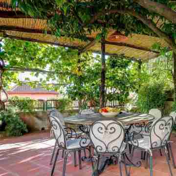 Villa Margarita Hotel Exterior