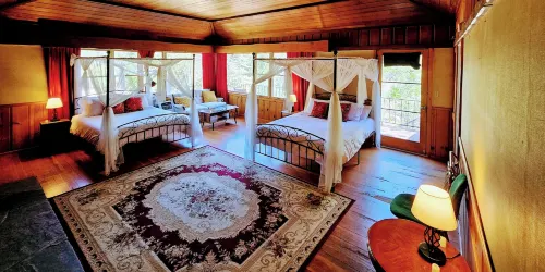 Quiet Mind Lodge, Spa & Retreat Sequoias Hotel di Tulare County