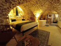 TUGMANER Small House Ajar Hotels in Artuklu