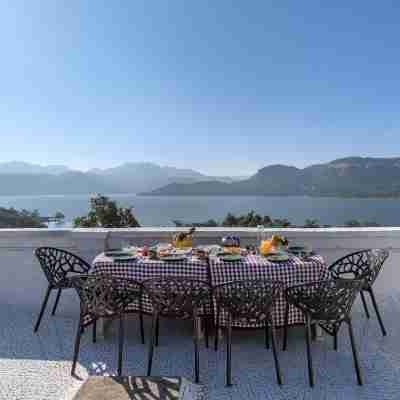 CosmicStays Afita Mohari-Solar Powered Lakehouse Dining/Meeting Rooms