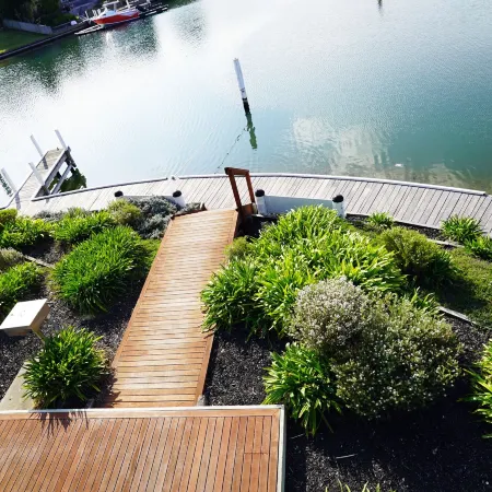 Captains Cove Resort - Waterfront Apartments