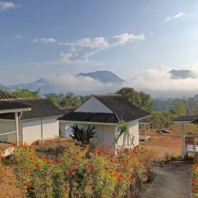 Pai Sunrise Camping Resort Hotels near The Land Split