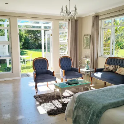 Cherry Berry Lodge Hotels near Outeniqua Pass
