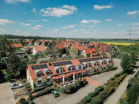 Landhotel Dresden Отели в г. Дона