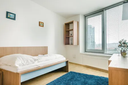 Slavic Spacious Suite by Chors Отели рядом с достопримечательностью «Словнафт Арена»