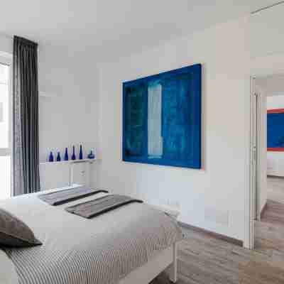 Mark's Gallery Apartment by Myhomeincomo Rooms