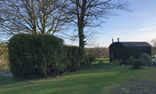 1 Bedroom Cabin Sleeps 2 Private Garden WiFi