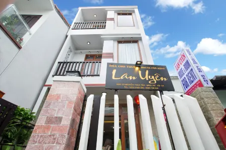 Lan Uyen Homestay - Hoi An Отели рядом с достопримечательностью «Duc An Old House»