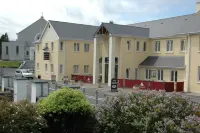 Óstán Loch Altan Hotels in 