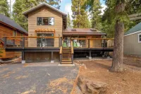 Henderson by AvantStay Lake View Walk to Beach, Garwoods & More