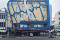 RedDoorz Premium Near Bandung Station Hotels in Andir
