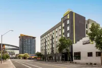 Home2 Suites by Hilton Phoenix Downtown Hotel di Phoenix