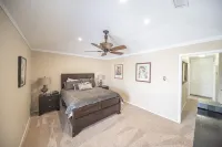 Right At Home-Midland Hot Tub Delight