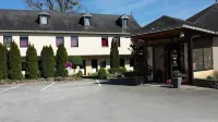 Hôtel la Tour des Anglais Các khách sạn ở Saint-Denis-de-Gastines