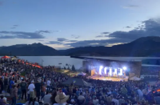 Stunning Views and Cozy Fireplace - Inviting Downtown Retreat