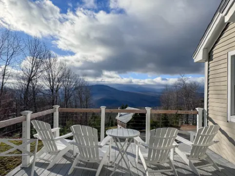 Breathtaking Views and Relaxation Area - Stunning Mountain Retreat