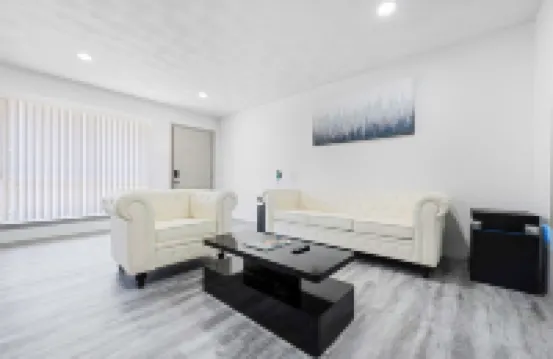 Charming Retreat Near Downtown - Cozy and Convenient Escape