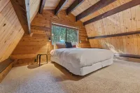 Spacious Deck and Sauna with Partial Lake View - Charming Retreat