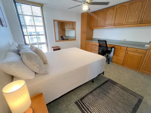 Spacious Apartment with Private Lanai and Pool Access - Serene Oasis