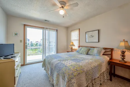 Lovely home 5 lots from the beach with screened porch, decks & fast WiFi