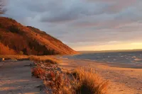 Charming Cottage with Outdoor Living - Cozy Retreat Near Beach