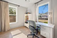 Cozy Backyard and Smart TV - Charming Mountain Biker Haven Hotels in Bentonville