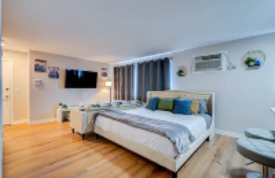 Full Kitchen and Cozy Living Area - Stunning Getaway Hotels near O'Hare International Airport