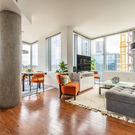 2BR | Rooftop, Pool & Gym | Bellevue | Sophari A